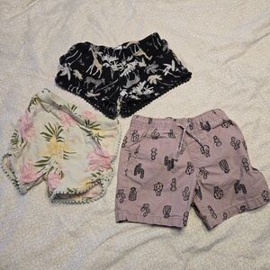 Size 2T shorts